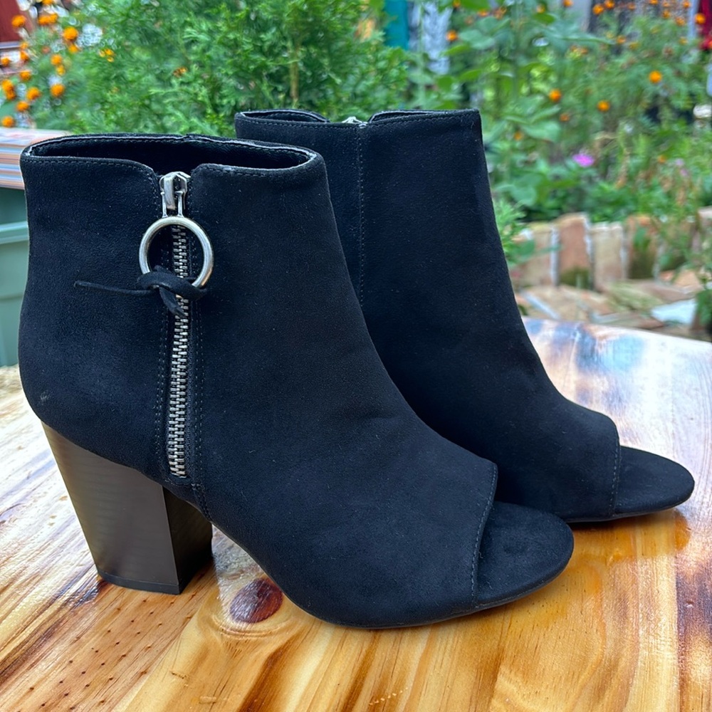 Adorable black open toe booties